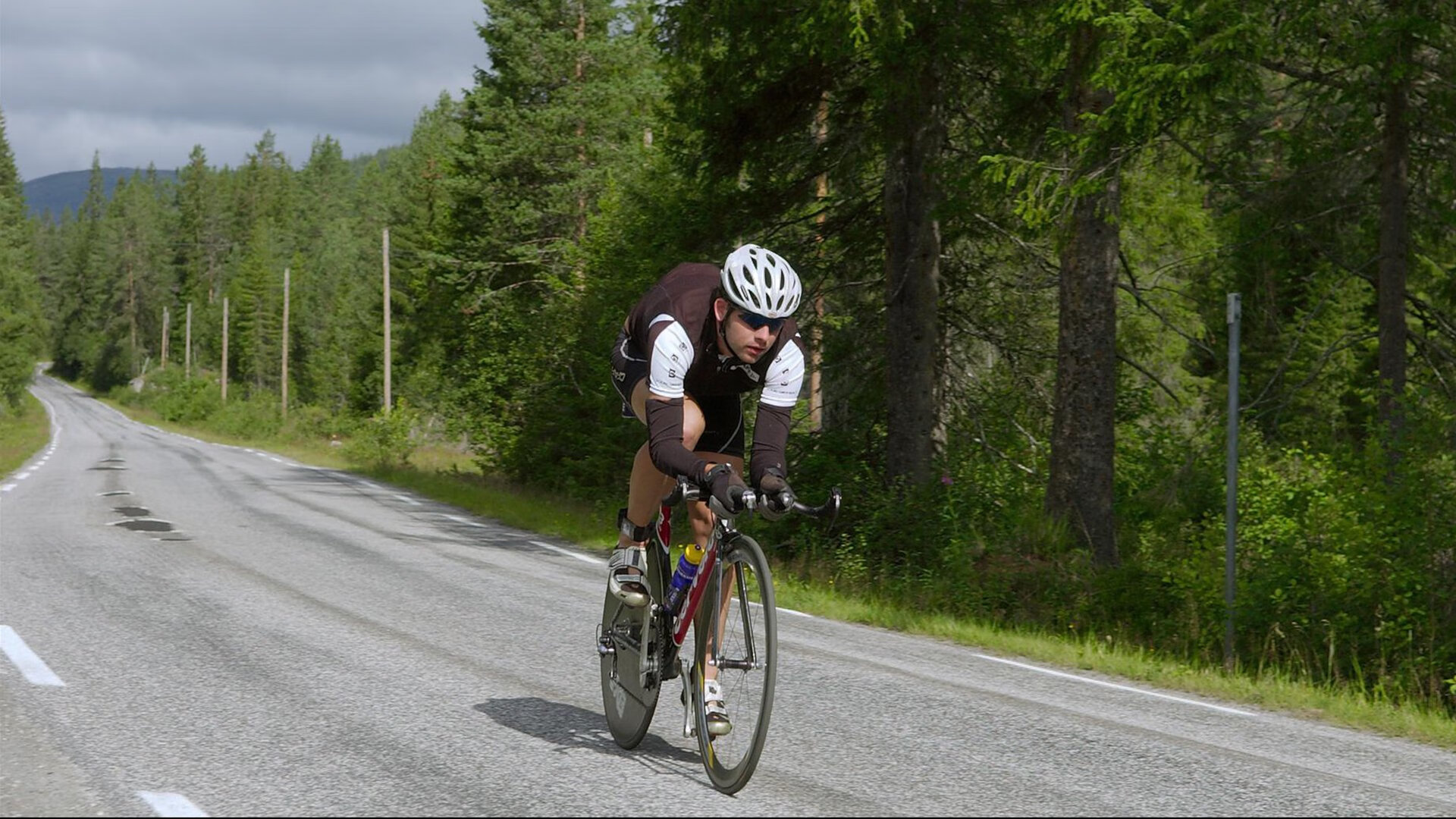 Uzi关键时刻闪耀全场，利物浦带队夺取胜利，赛场气氛燃爆
